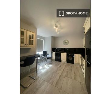 Bed for rent for males in 5-bedroom house, Dublin - Photo 2