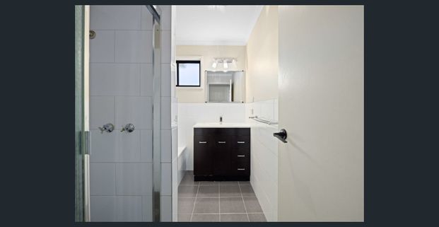 Family Home in Quiet Court - Photo 1