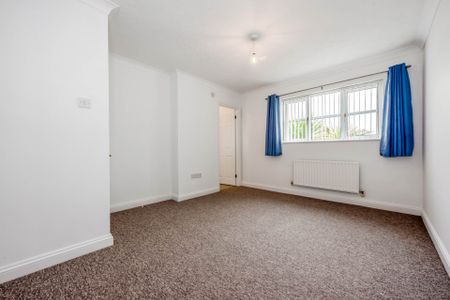 Avebury Close, Bracklesham Bay - Photo 2