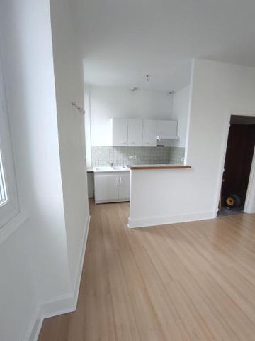 Location Appartement 2 pièces 42m² MILLAU 12100 - Photo 4