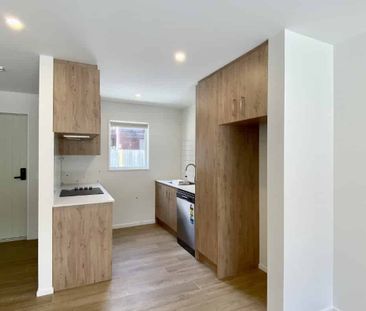 Townhouse with Solar Power - Photo 2