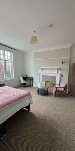 Beautifully refurbished shared house, quiet location - Photo 1