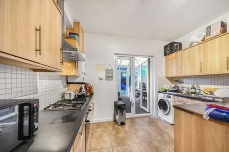 Room in a Shared House, Elbury Drive, E16 - Photo 4