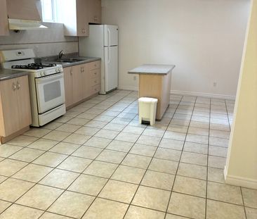 For Lease - 37 Depeuter Crescent, Bradford West Gwillimbury, Ontario - Photo 3