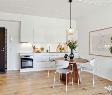 Skøn stor 2-værelses lejlighed med altan - Foto 1