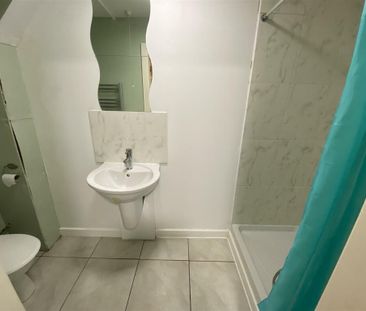 Hearsall Lane Room 2 - Photo 5