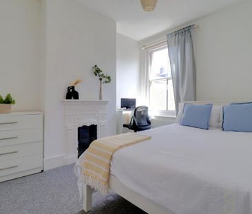 4 bedroom terraced house to rent - Photo 6