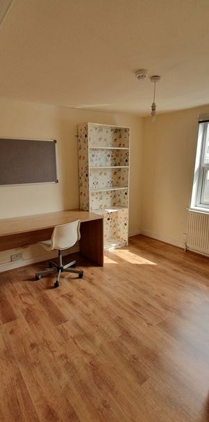 5 Bed Student Accommodation - Photo 1