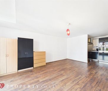 Studio to rent - Photo 1