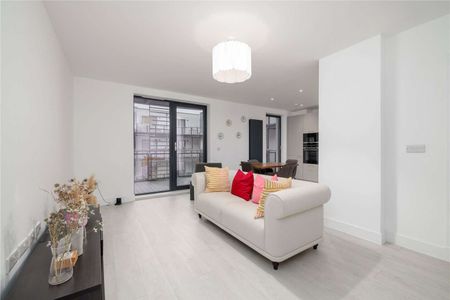 A bright and spacious two bedroom apartment with balcony and parking space in the desirable Old Town area of Edinburgh. - Photo 4