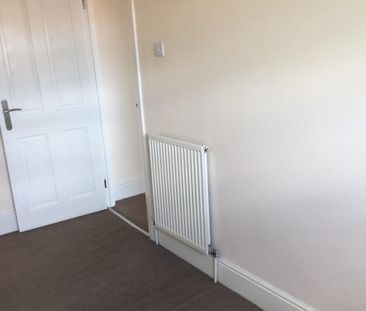2 Bed Terraced House, Dovercourt Road, S61 - Photo 3