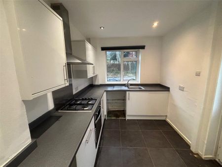 2 bedroom semi-detached house to rent - Photo 5