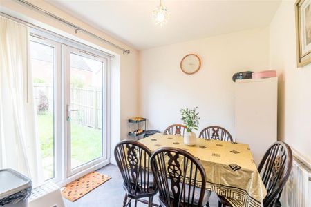 3 bedroom detached house to rent - Photo 5