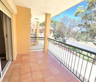 Spacious Double-Storey Duplex with Expansive Entertainer's Backyard... - Photo 4