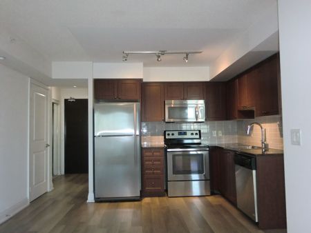 For Lease - 372 Highway 7 N/A Unit# #801, Richmond Hill, Ontario - Photo 3