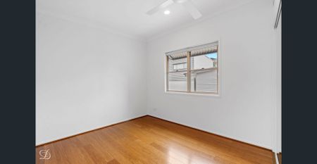 Light-Filled 3-Bedroom Townhouse - Photo 5