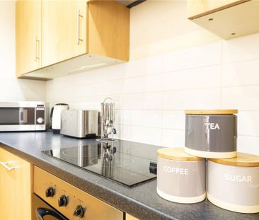 3 bedroom apartment to rent - Photo 2