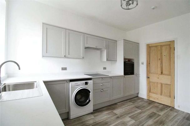 3 bedroom flat to rent - Photo 1