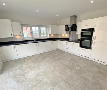 4 Bedroom Detached To Let - Photo 5