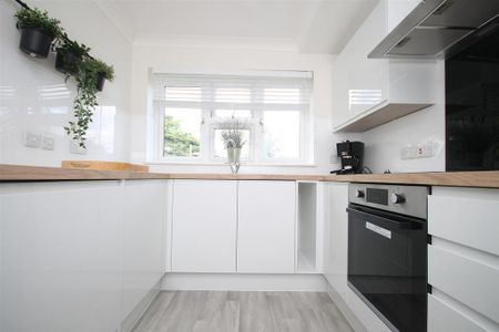 2 bedroom apartment to rent - Photo 4