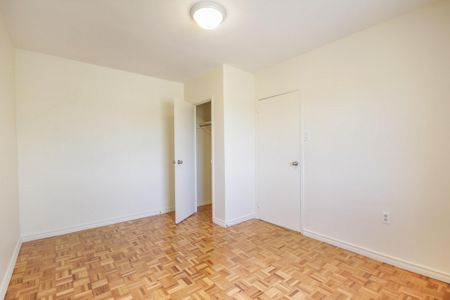 Diplomat Apartments - Choose your rent level - Call for Details - All utilities & parking included - Photo 4