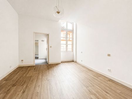 Location Appartement 4 pièces 141m² - Photo 3