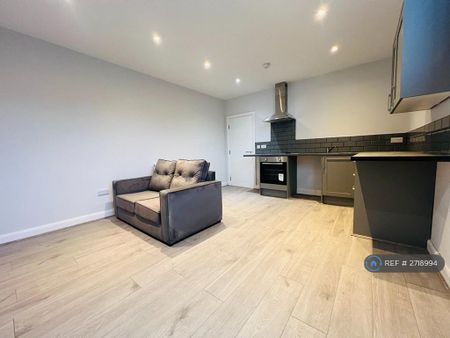 1 bedroom flat to rent - Photo 2