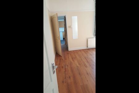 2 Bed Terraced House, Westbury Road, B17 - Photo 3