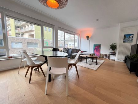 Appartement met 3 slaapkamers gelegen in het centrum van Genk - Photo 5