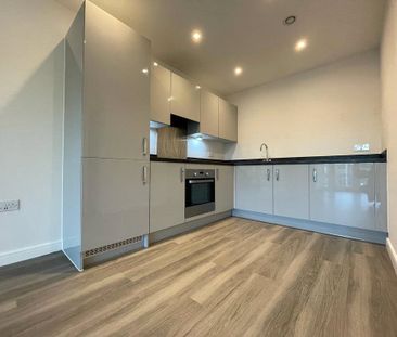 1 bedroom Flat in Sterling Square, Bracknell - Photo 3