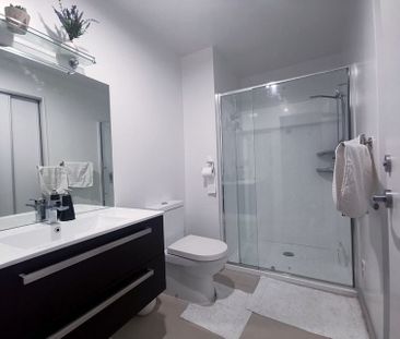 Semi-Furnished, Secure & Cosy Apartment, 2 Bdrms - Photo 2