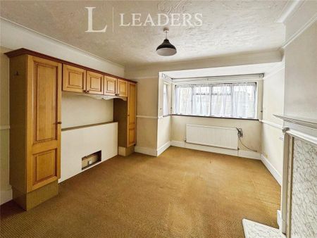 3 bedroom semi-detached house to rent - Photo 3