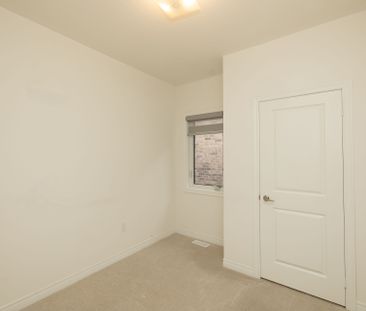 For Lease - 2910 Starlight Drive, Pickering, Ontario - Photo 4