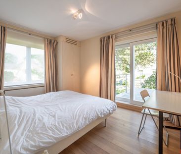 Ruime, gemeubelde koppelvilla aan de Royal Zoute Tennisclub. - Photo 2