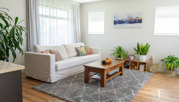 Modern 3-Bedroom Home – Warm, Sunny & Family Ready - Photo 1