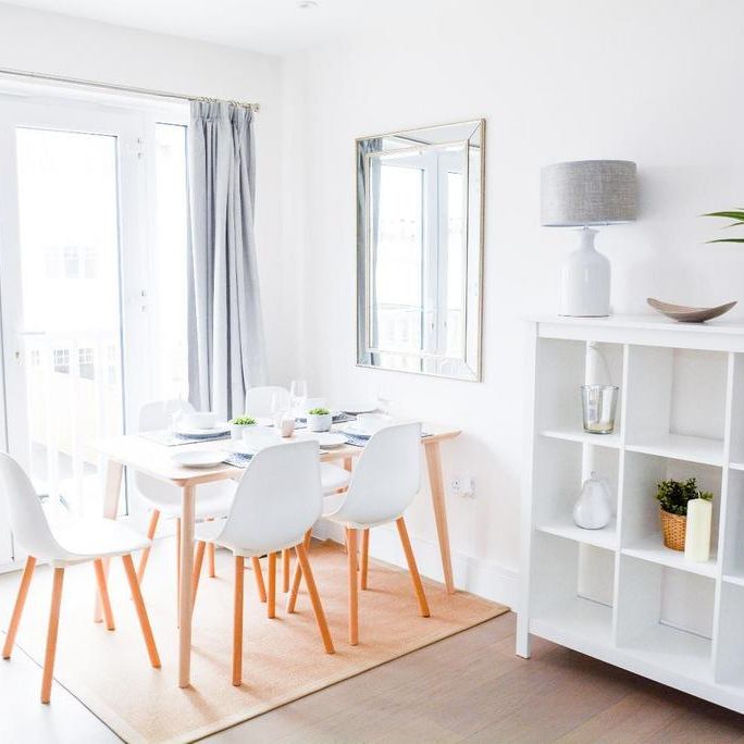 2 bedroom mews to rent - Photo 1