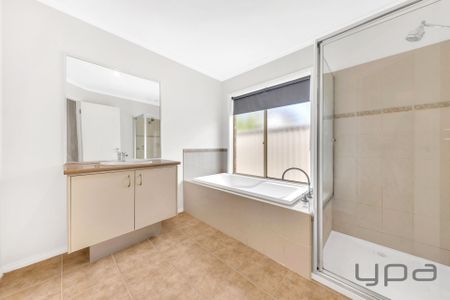 Affordable Family Living in Roxburgh Park - Photo 3