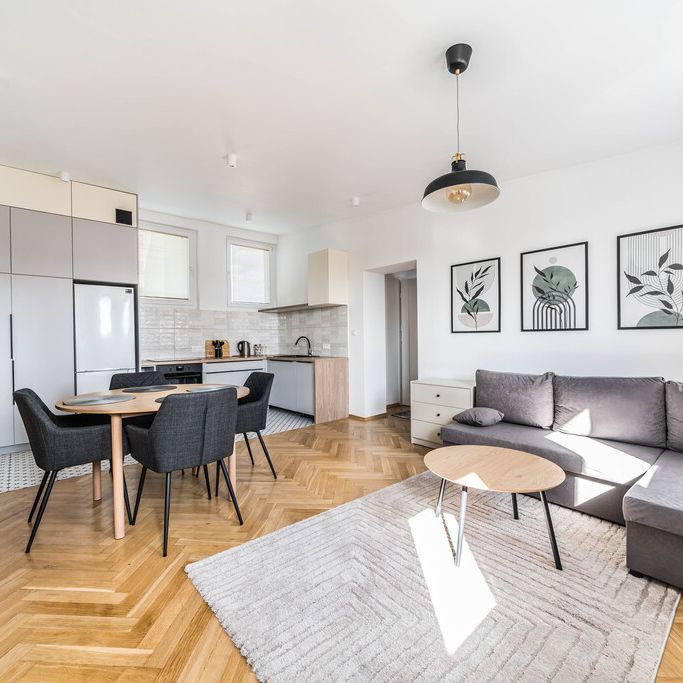 Zwierzolubne, Samo centrum, Po remoncie, Winda, - Photo 1