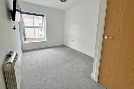 2 bedroom flat to rent - Photo 3