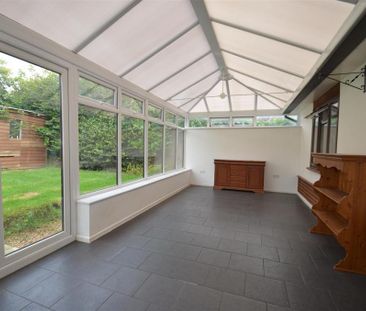 3 bedroom detached bungalow to rent - Photo 4