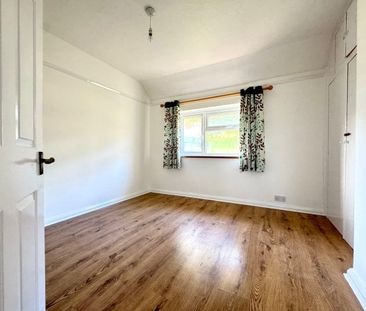 Auckland Drive, Brighton, BN2 4JG - Photo 2