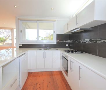 Spacious & Convenient Residence - Photo 4