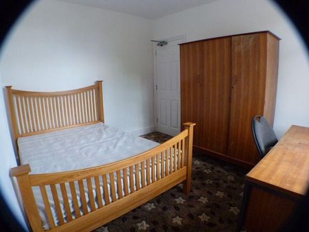 5 bedroom semi-detached house to rent - Photo 4