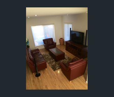 Two bedroom townhouse with study - Photo 6