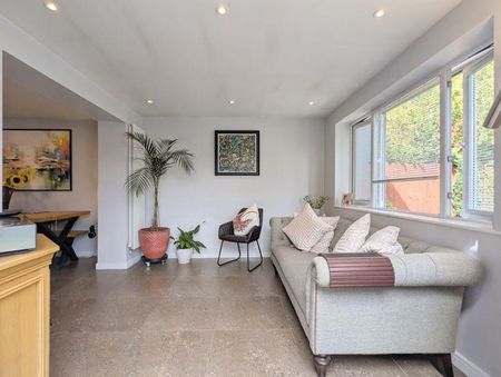 3 bedroom detached house to rent - Photo 4