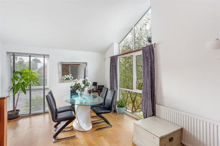 4 bedroom detached house to rent - Photo 2