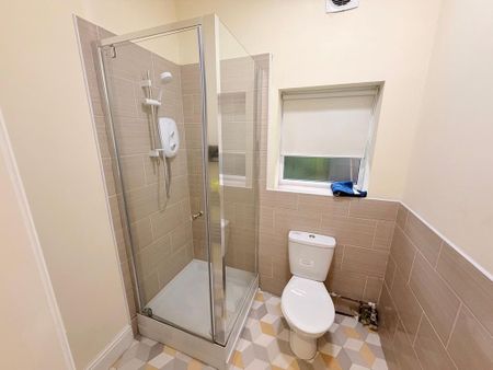 3 bedroom terraced house to rent - Photo 5