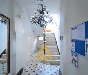 3 bedroom flat to rent - Photo 2