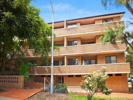 Stylish Apartment Offering Comfort & Convenience - Photo 4