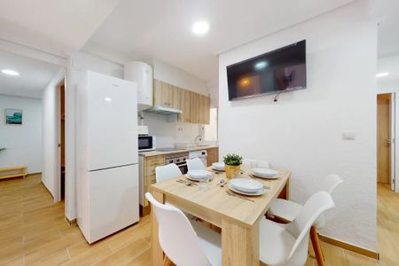 Avinguda de la Malvarrosa, Valencia, Valencian Community 46011 - Photo 5